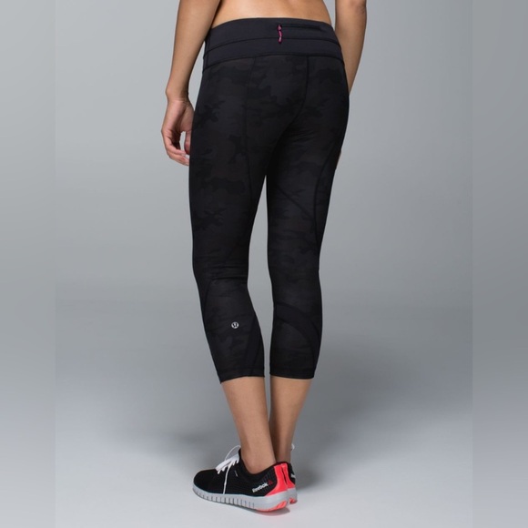 Lululemon Run: Inspire Crop II Leggings All Luxtreme Savasana Camo New Black - Picture 1 of 15